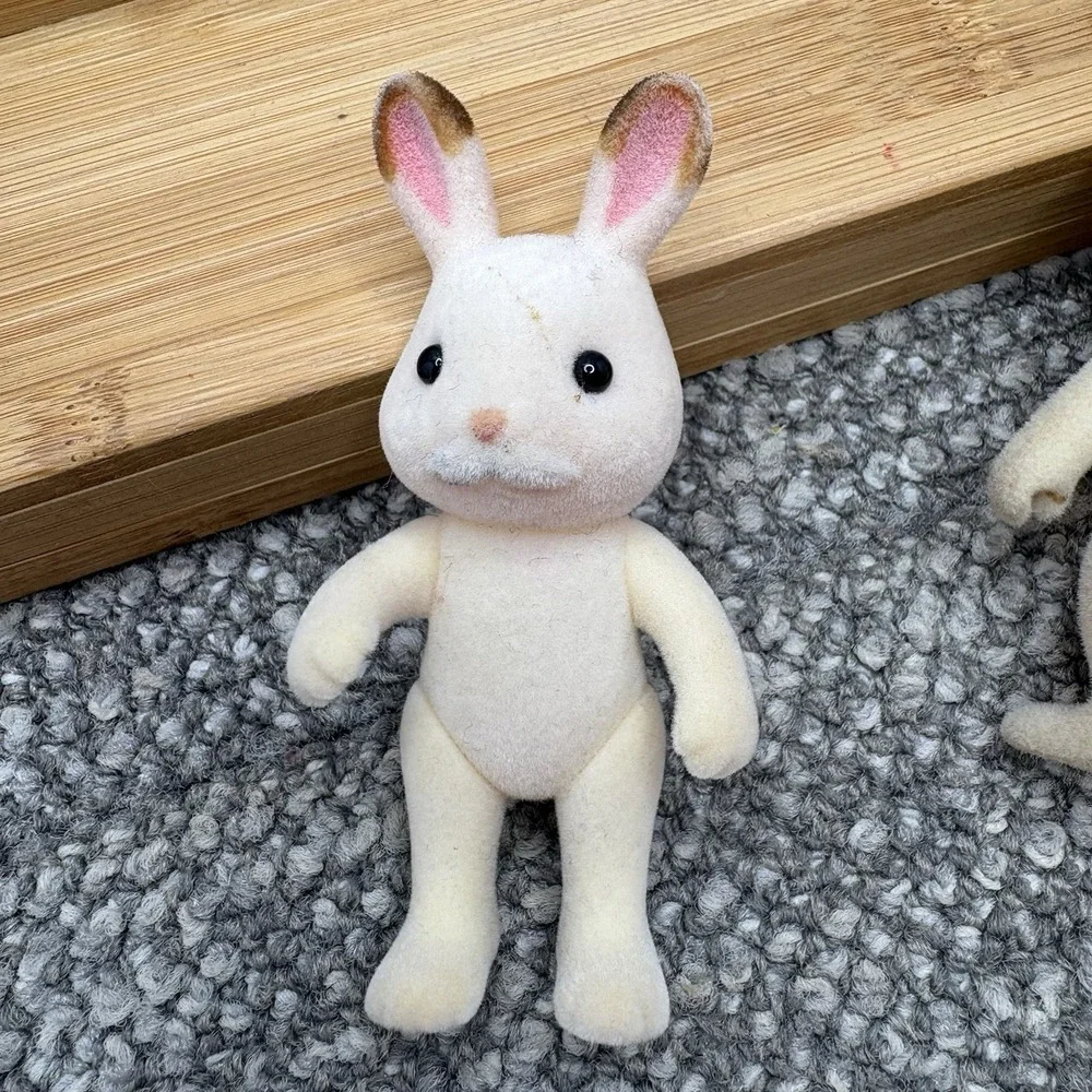 Sylvanian Families Calico Critters Chocolate Rabbit Family VTG Disc